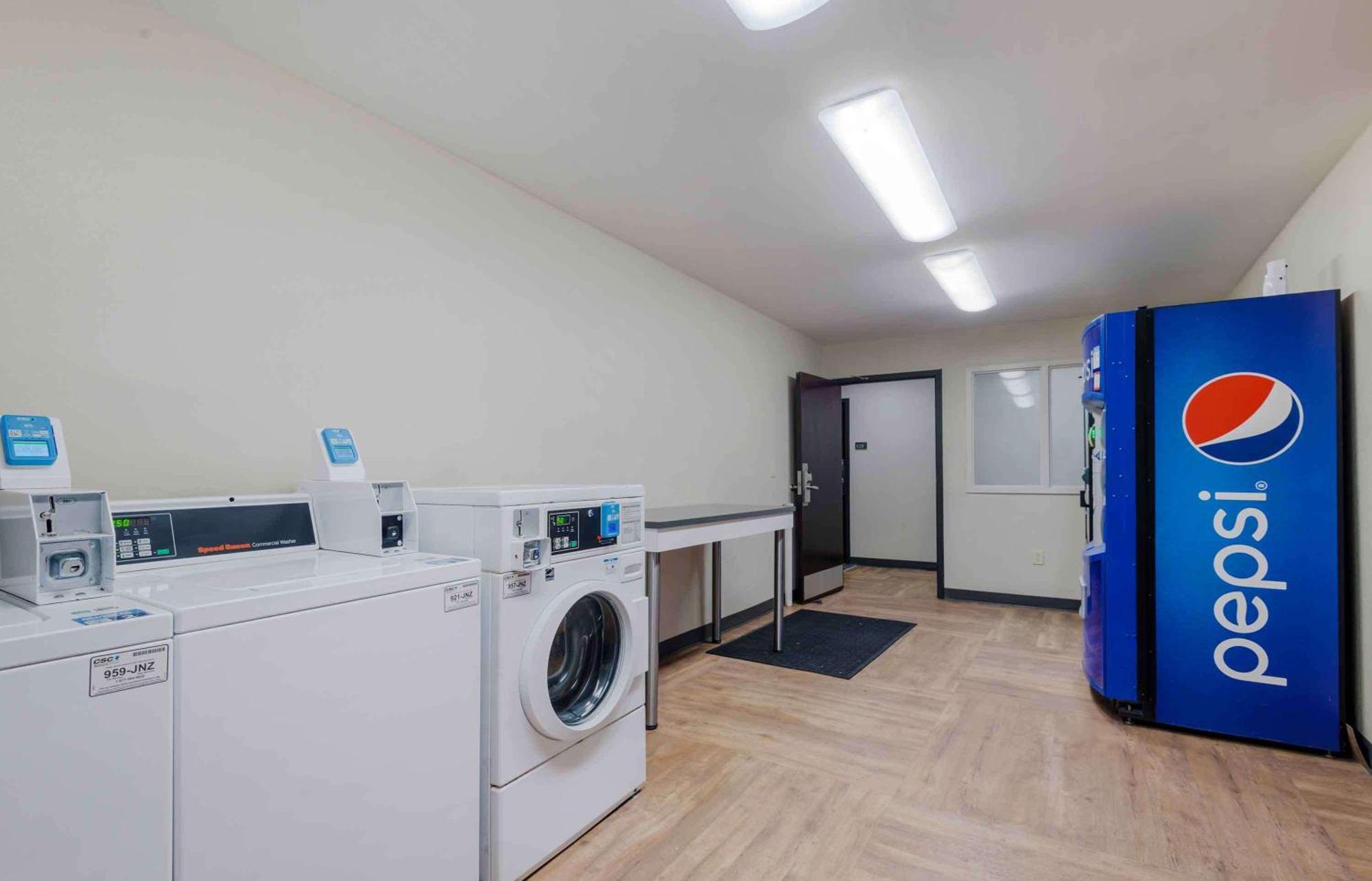Extended Stay America Suites - Charlotte - University Place Экстерьер фото